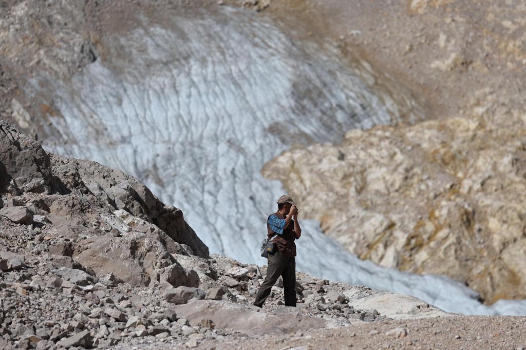 Zugspitze, la montaña más alta de Alemania, cerca de Garmisch-Partenkirchen, el 27 de agosto de 2026. El Noerdliche Schneeferner perderá su clasificación como glaciar, previsiblemente hacia el año 2030. EFE/EPA/ANNA SZILAGYI