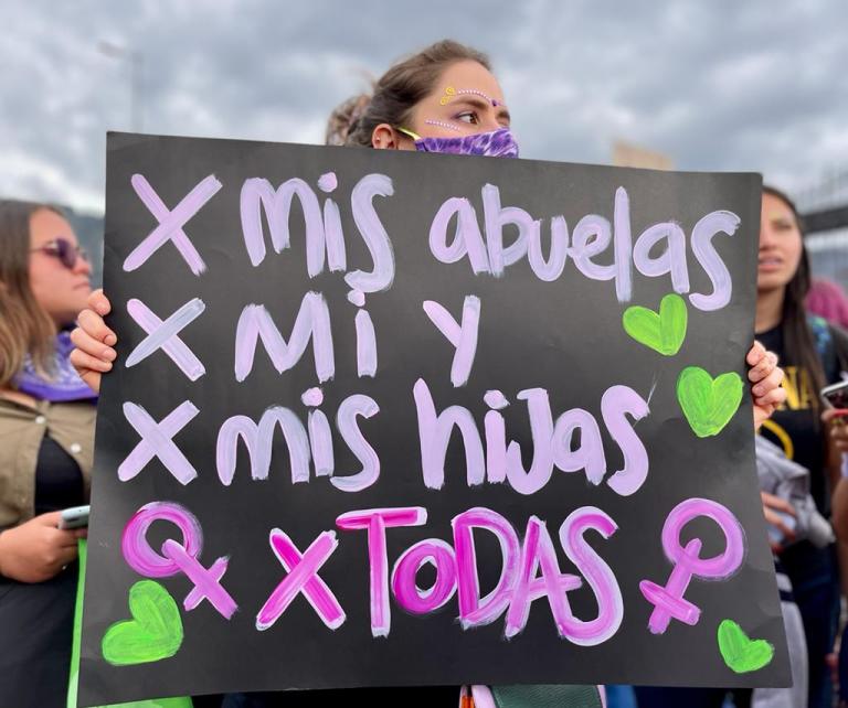 Las marchas en Bogotá se suman a las manifestaciones que se han realizado en diferentes ciudades del país como Medellín, Bucaramanga y Santa Marta.
