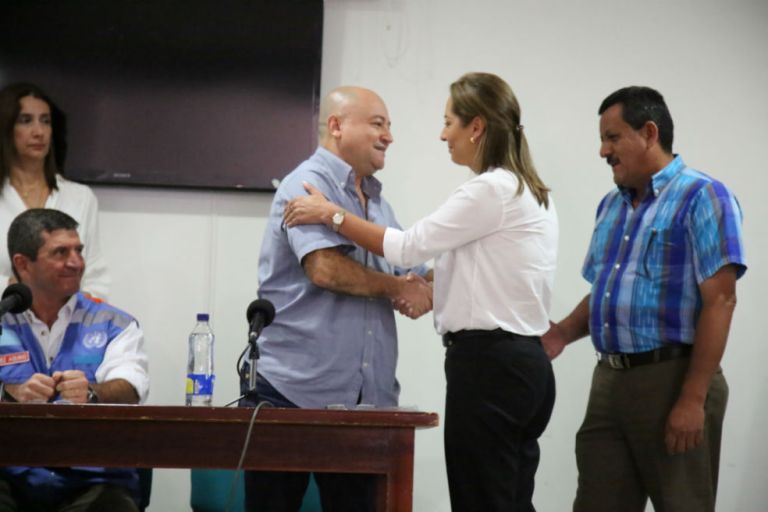 El aterrizaje de la paz a Colombia