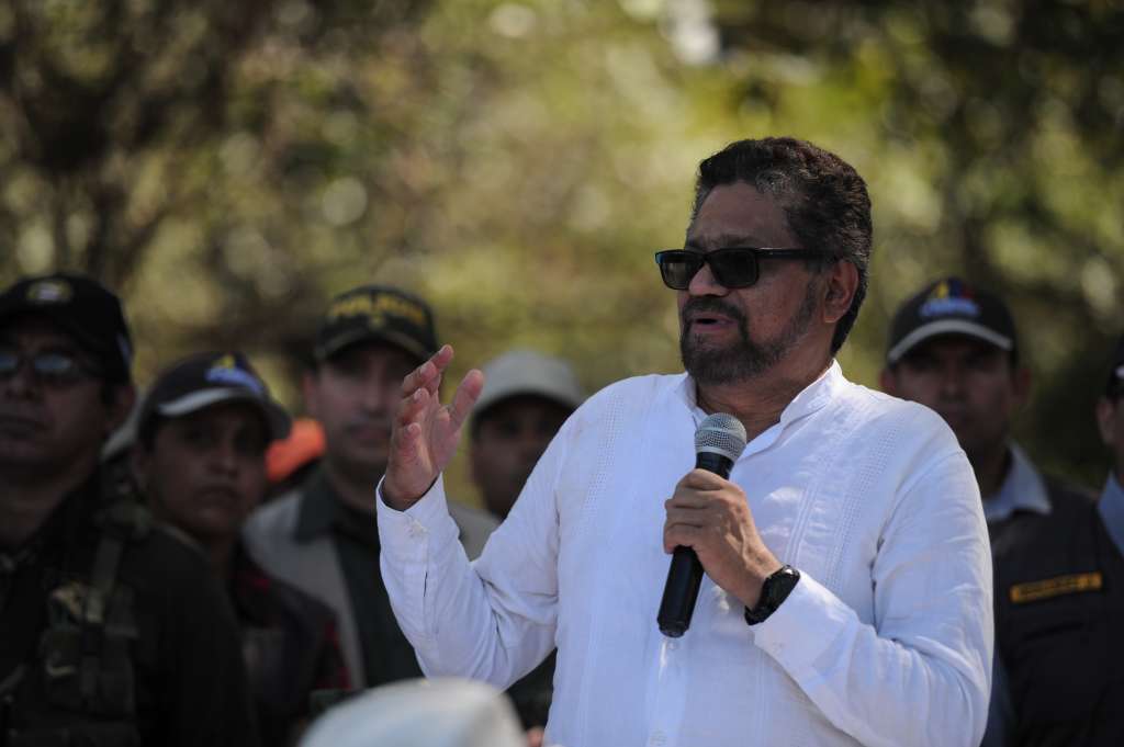 Alias "Iván Márquez", exguerrillero y comandante de las FARC, a la llegada de los guerrilleros del Bloque Caribe de las Farc a la vereda Pondores, en Fonseca "La Guajira".