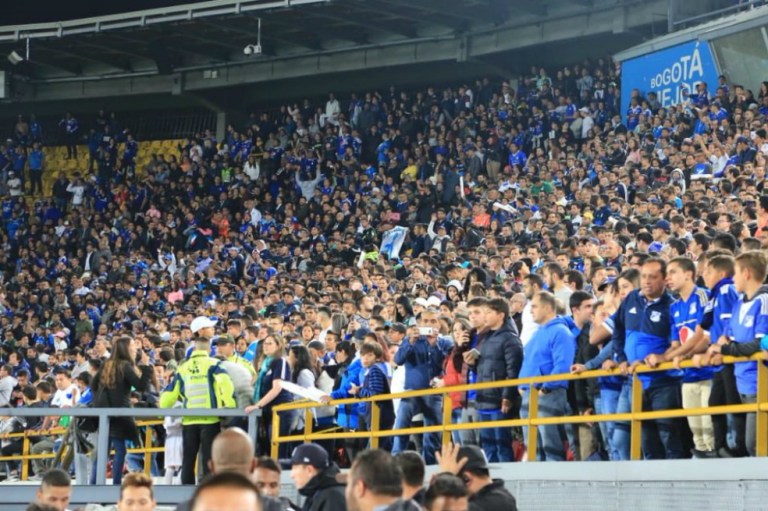 Ejemplar comportamiento de hinchas durante clásico en el estadio El Campín