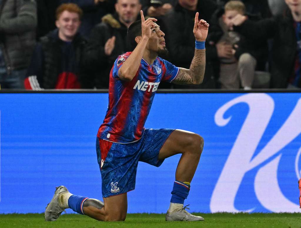 Daniel Muñoz anotó en el empate (1-1) entre Crystal Palace y Newcastle United.