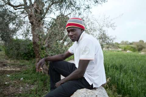 La travesía de migrar desde Gambia hasta Sicilia
