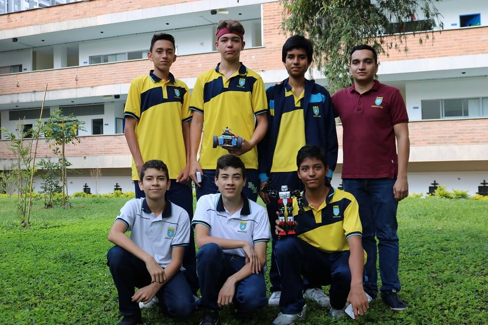 Este equipo forma parte de los 32 colombianos que viajarán a Corea del Sur con la esperanza no solo de competir y salir victoriosos en el proceso, sino también de aprender de los desarrollos que tienen sus contrincantes. / Cortesía