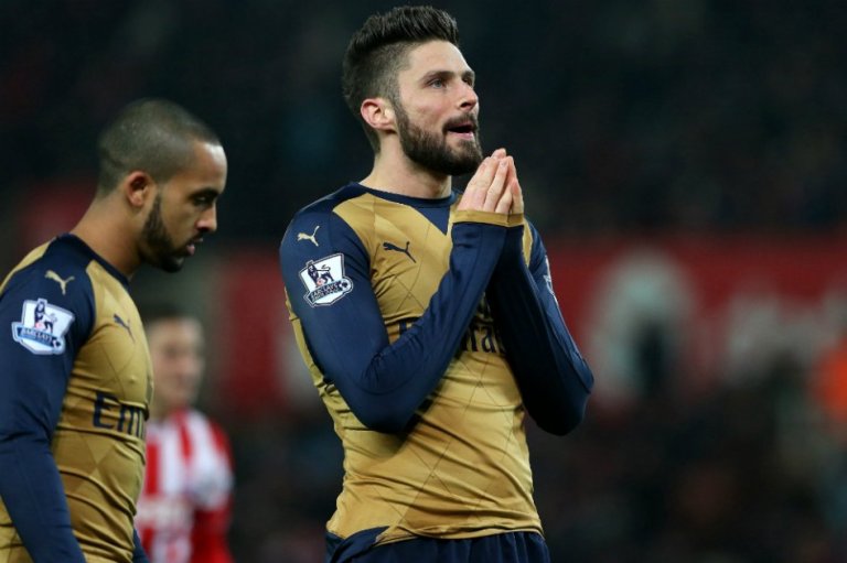 Arsenal busca reafirmarse en liderato y frenar remontada de Chelsea