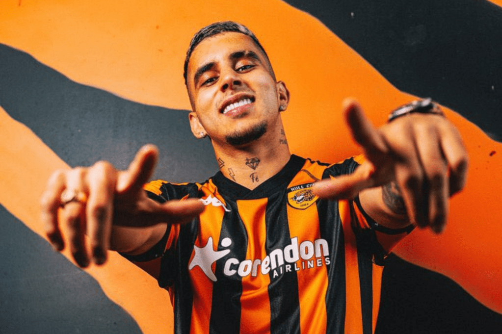 Gustavo Puerta, en su presentación con la camiseta de Hull City.