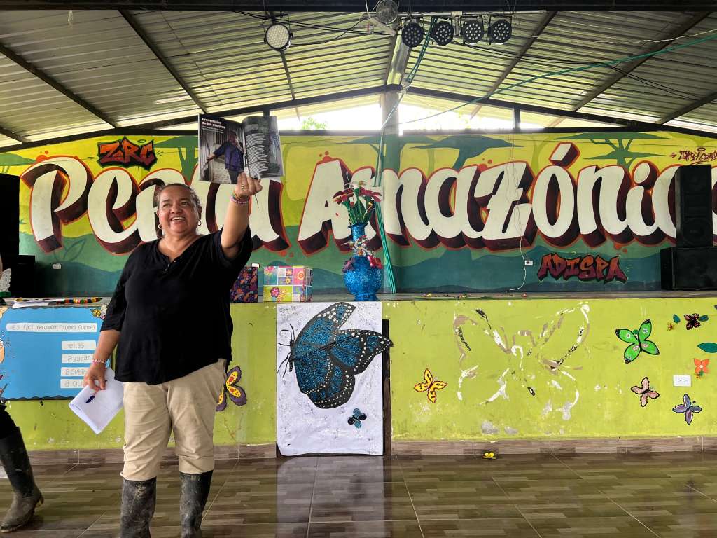 Jani Silva, lideresa ambiental y representante legal de ADISPA, durante la celebración de los 25 años de La Perla Amazónica.