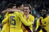 Barcelona, sin brillantez, se redime y aleja al Betis de Europa