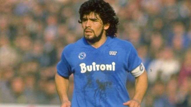 Diego Armando Maradona, futbolista legendario de Napoli y la selección de Argentina.