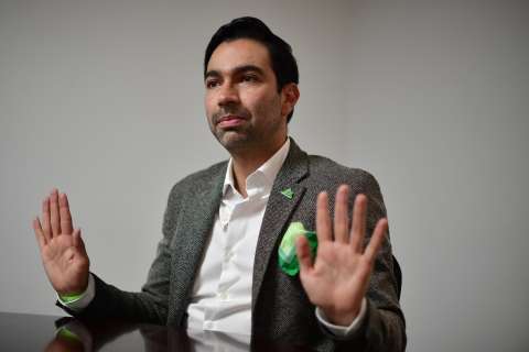 Mauricio Toro es recusado por ser gay en trámite de proyecto antidiscriminación