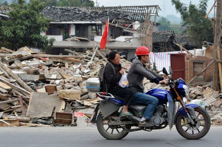 Duelo y asistencia para las víctimas del sismo en China