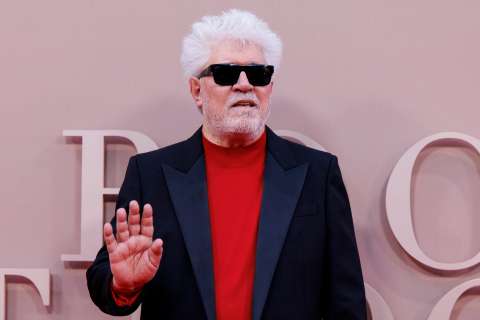 Almodóvar y artistas exigieron al presidente español un embargo de armas a Israel