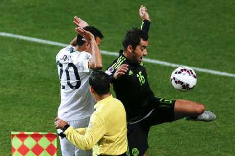 El mexicano Aldrete padece esguince de tobillo y se pierde partido ante Ecuador