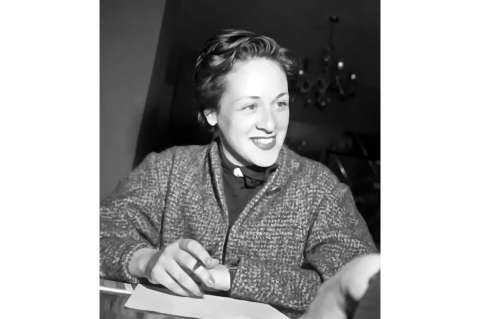 Algunos poemas para recordar la obra de Maruja Vieira