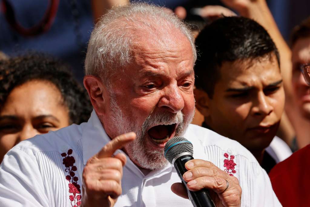AME5821. SAO PAULO (BRASIL), 01/05/2023.- El presidente brasileño Luiz Inácio Lula da Silva participa en una concentración de las principales centrales sindicales del país, hoy en el marco del Día Internacional del Trabajo, en Sao Paulo (Brasil). EFE/Sebastião Moreira