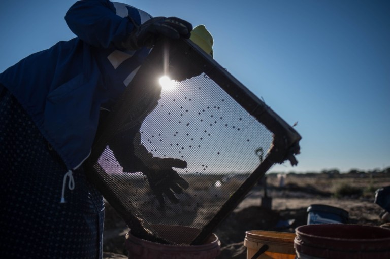 En fotos: así se vive la minería informal de diamantes en Sudáfrica
