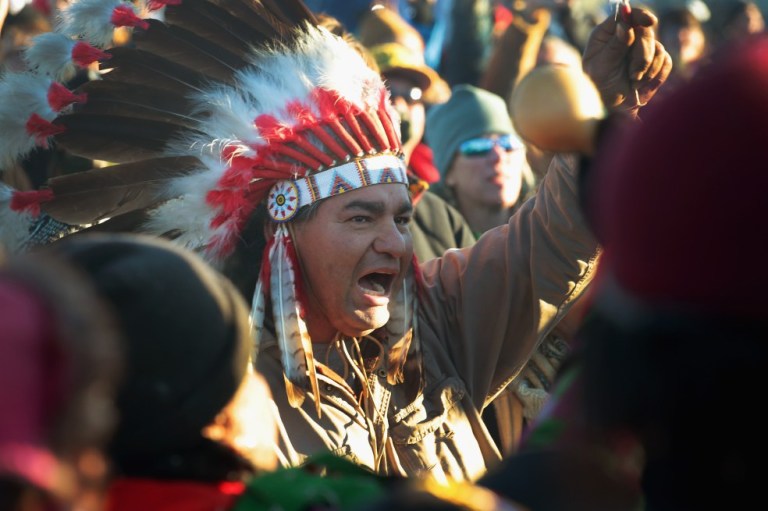 Los indígenas sioux derrotan a una petrolera