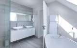 Método KonMari para ordenar tu baño. Cinco consejos para que se vea impecable
