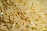 ¿Es malo recalentar el arroz? No, pero debe ser cuidadoso con su almacenamiento