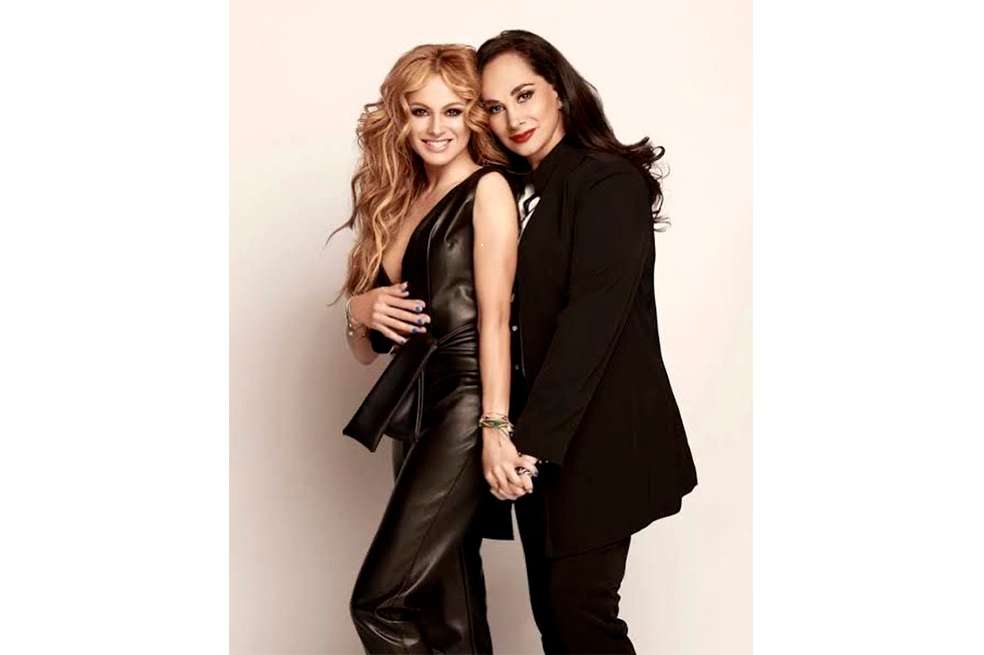 Paulina Rubio y su madre Susana Dosamantes, quien lucha contra un cáncer