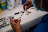Farmacéuticas advierten de escasez de materias primas para vacunas anticovid