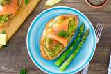 Prepara una tostada de aguacate con salmón ahumado en el Día del Chef