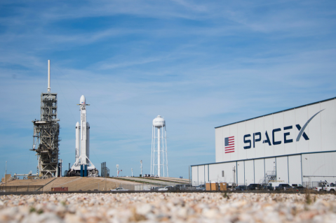 Así se vivió el lanzamiento del cohete Falcon Heavy de SpaceX, el más potente del mundo
