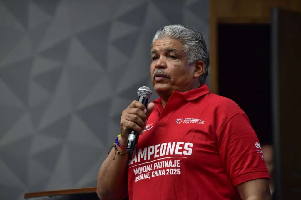 El seleccionador Elías del Valle es uno de los mayores artífices del éxito de Colombia en el patinaje.
