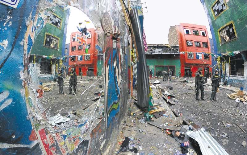 Así se veía ayer una calle del Bronx, tras la intervención que las autoridades hicieron el sábado para recuperar la zona / Cristian Garavito - El Espectador