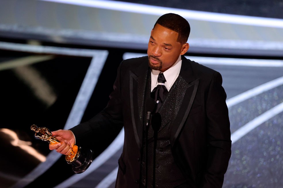 La Academia habría pedido a Will Smith abandonar la ceremonia y él se negó