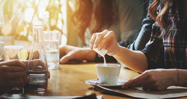 Hay muchos edulcorantes no calóricos. Los más usados en Colombia son tres: sucralosa (el aditivo de, por ejemplo, Splenda), Aspartamo (presente en edulcorantes como Sabro) y los deriv