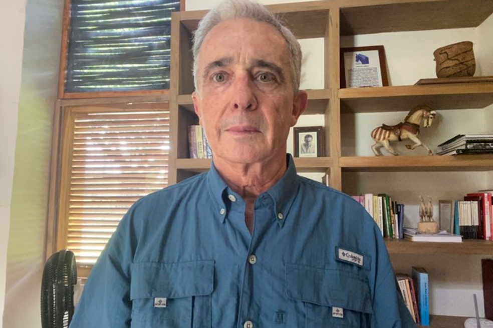 Álvaro Uribe preso