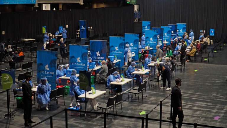 Zona de vacunación en el Movistar Arena