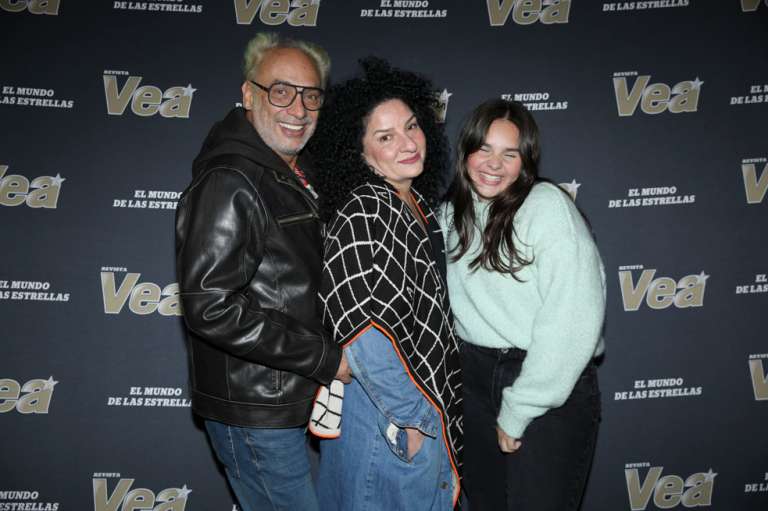 Julio Correal, Paola Pallares y Alegría Correal.