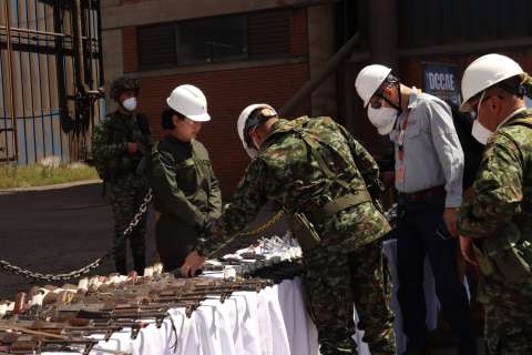 Fuerzas Militares destruyen más de 23.500 armas incautadas en todo el país