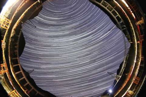 Un extraño “zumbido” que abre una ventana para estudiar el universo