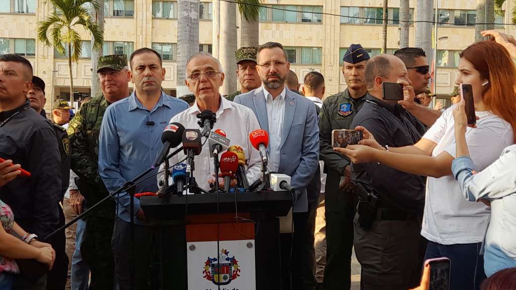 El ministro dijo que en la capital santandereana se aumentará la presencia de uniformados.