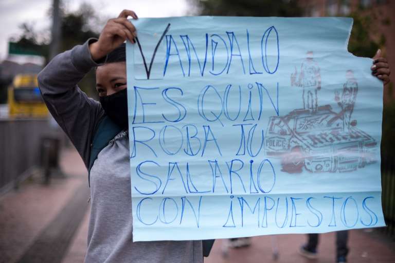 Buena parte de los bogotanos insisten en que el aumento es desmedido y el dinero no se emplea de la mejor manera.