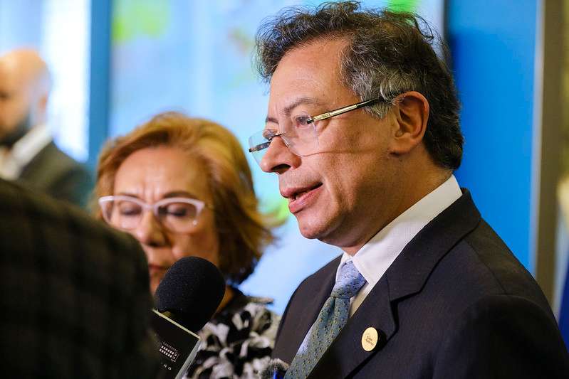 El presidente Gustavo Petro junto a su canciller, Rosa Villavicencio, tras su reunión con la presidenta de la Comisión Europea, Úrsula von der Leyen.