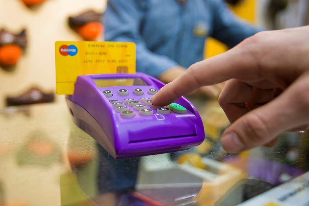 Comerciantes minoristas europeos apoyan investigación de la Comisión Europea contra MasterCard. / Bloomberg