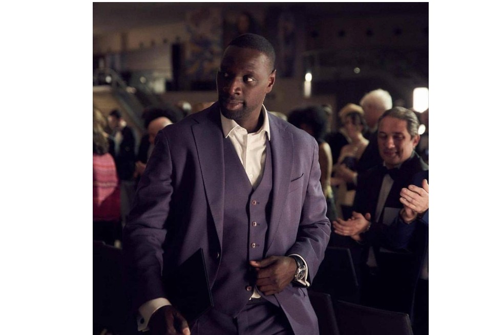 Lupin es una historia contemporánea, del libro clásico francés, que relata los hechos de Arsene Lupin, caracterizada por Omar Sy.