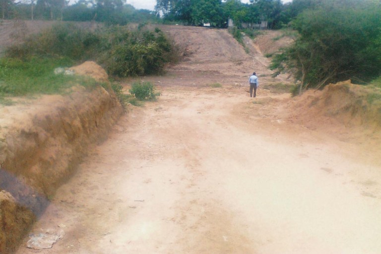 Enredadas 261 casas para desplazados