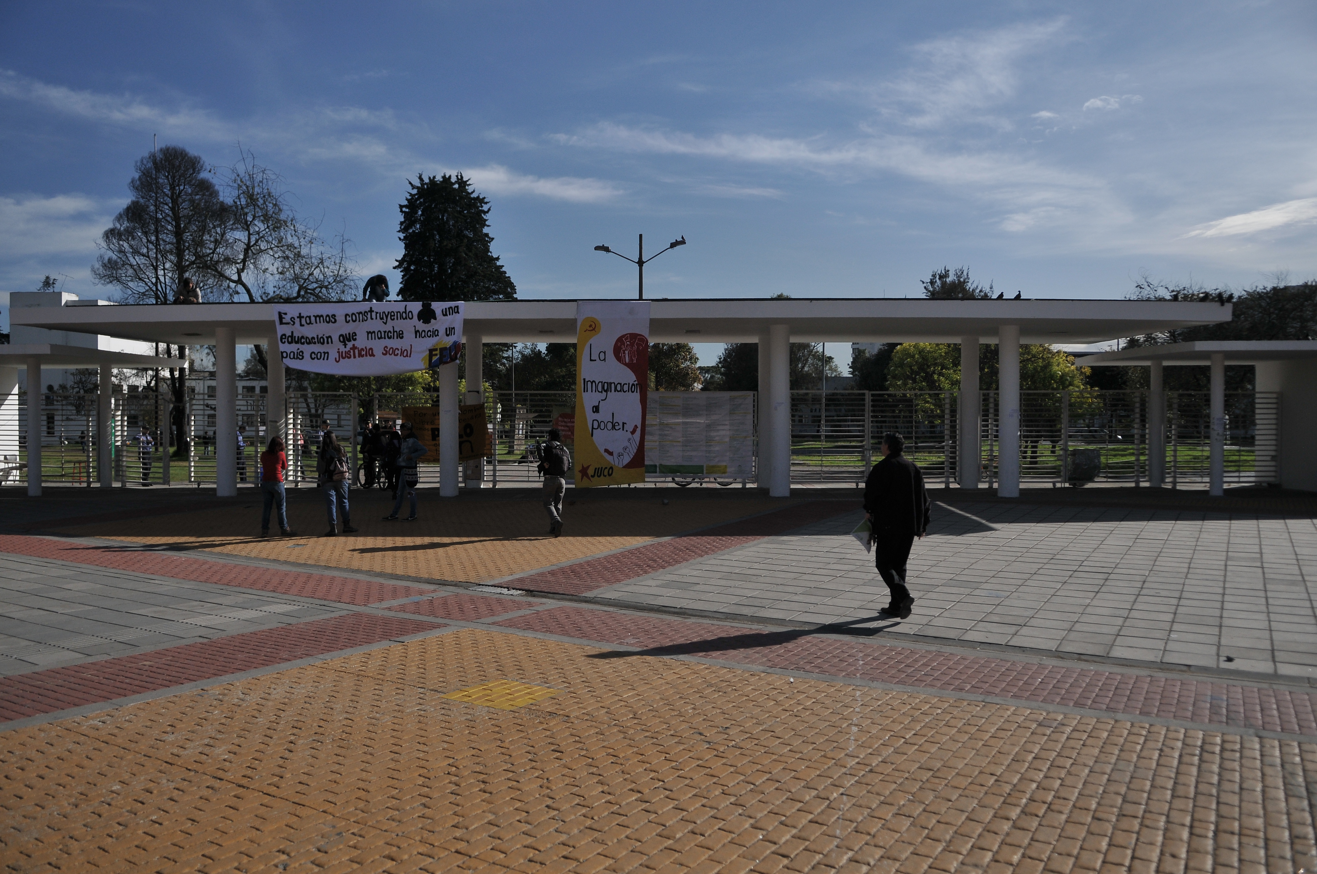 Fachada de esta universidad ubicada en Bogotá
