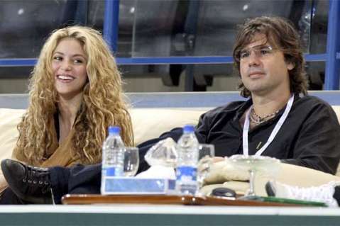 De la Rúa pide a Shakira US$100 millones como indemnización