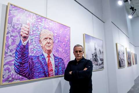 "The Donald", exposición de un artista albanés que le rinde culto a Donald Trump