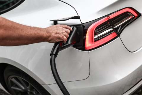 Los carros eléctricos más vendidos en Colombia en noviembre 2025: Tesla entra a la lista