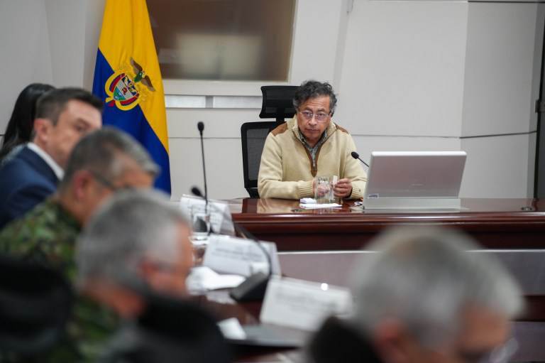 Petro les pidió a sus ministros abstenerse de “obstaculizar” actividades de la DNI