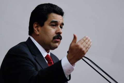 Chávez intenta superar "estragos" de insuficiencia respiratoria
