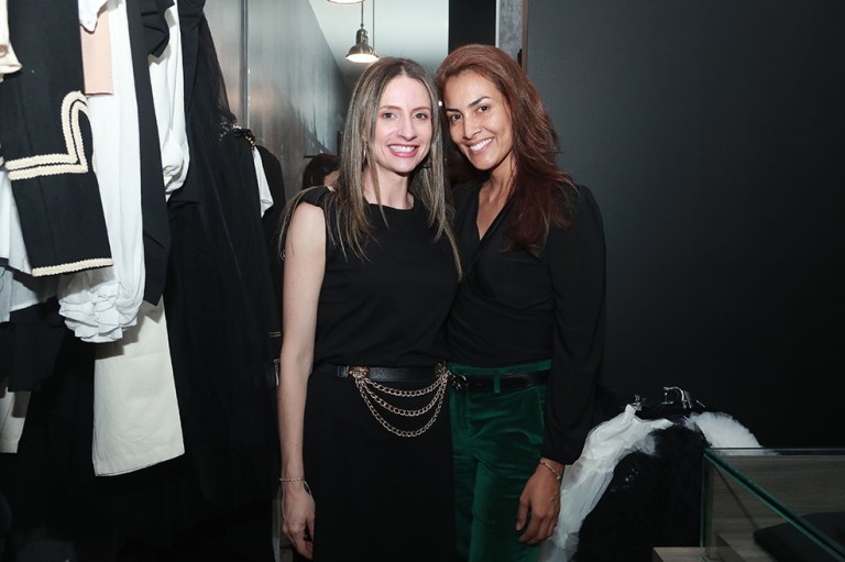 Seta Grand Opening
La tienda de moda SETA hizo su Grand Opening en el centro comercial el retiro este 6 de julio en el local 233 en el tercer piso, una boutique dedicada a la moda contemporánea con toques urbanos fabricados en finos materiales