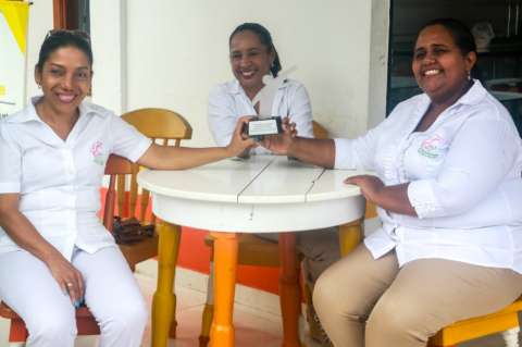 Mujeres que impulsan negocios para vivir en paz